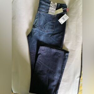 Joe’s Jeans “Hallie” size 32 dark blend wash NWT.